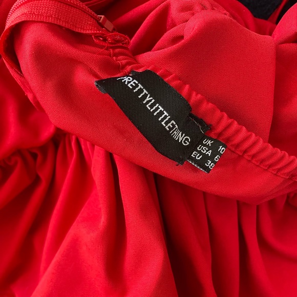 Red Tiered Skirt Halterneck
Skater Dress - Picture 4 of 4